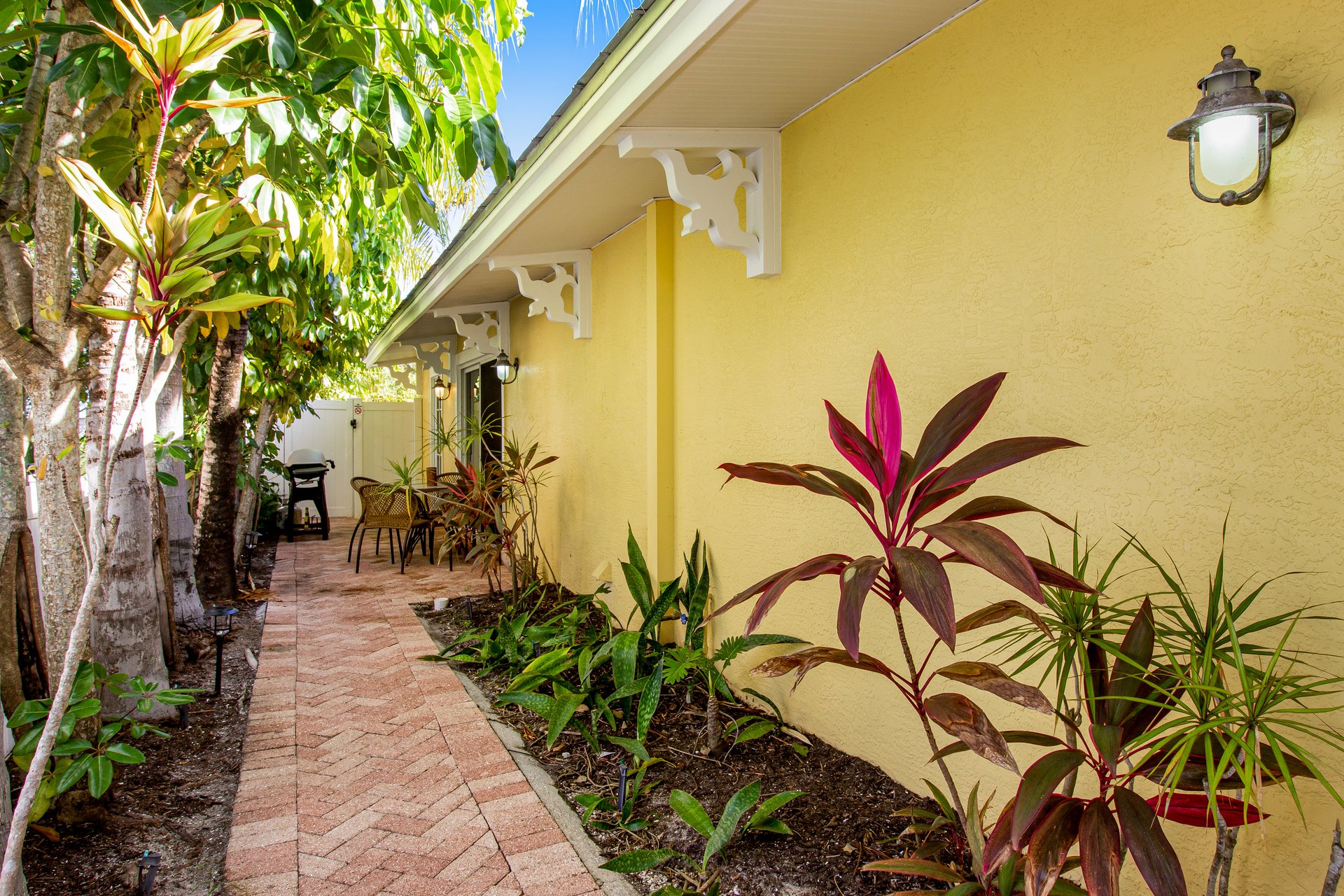 Palm Isle Village 3208 24