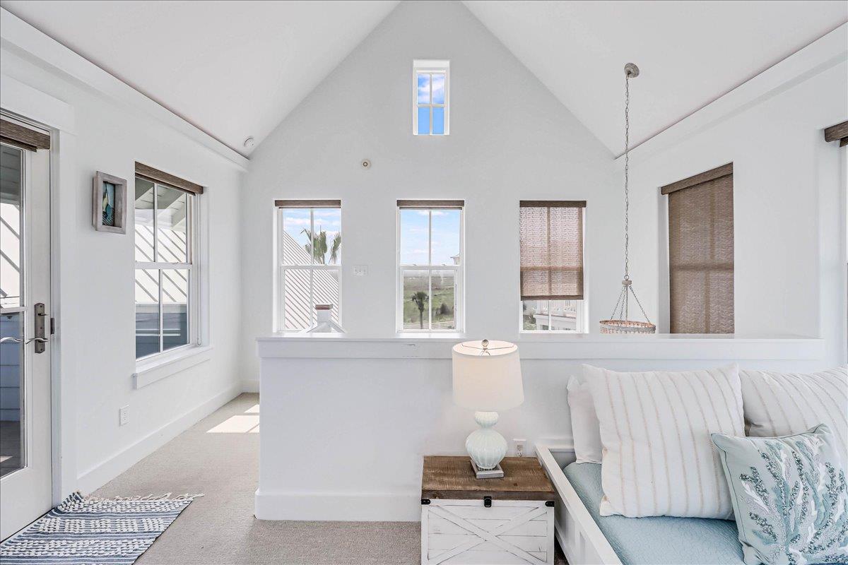 Tower Lounge w Full Size Bed, 3rd Floor