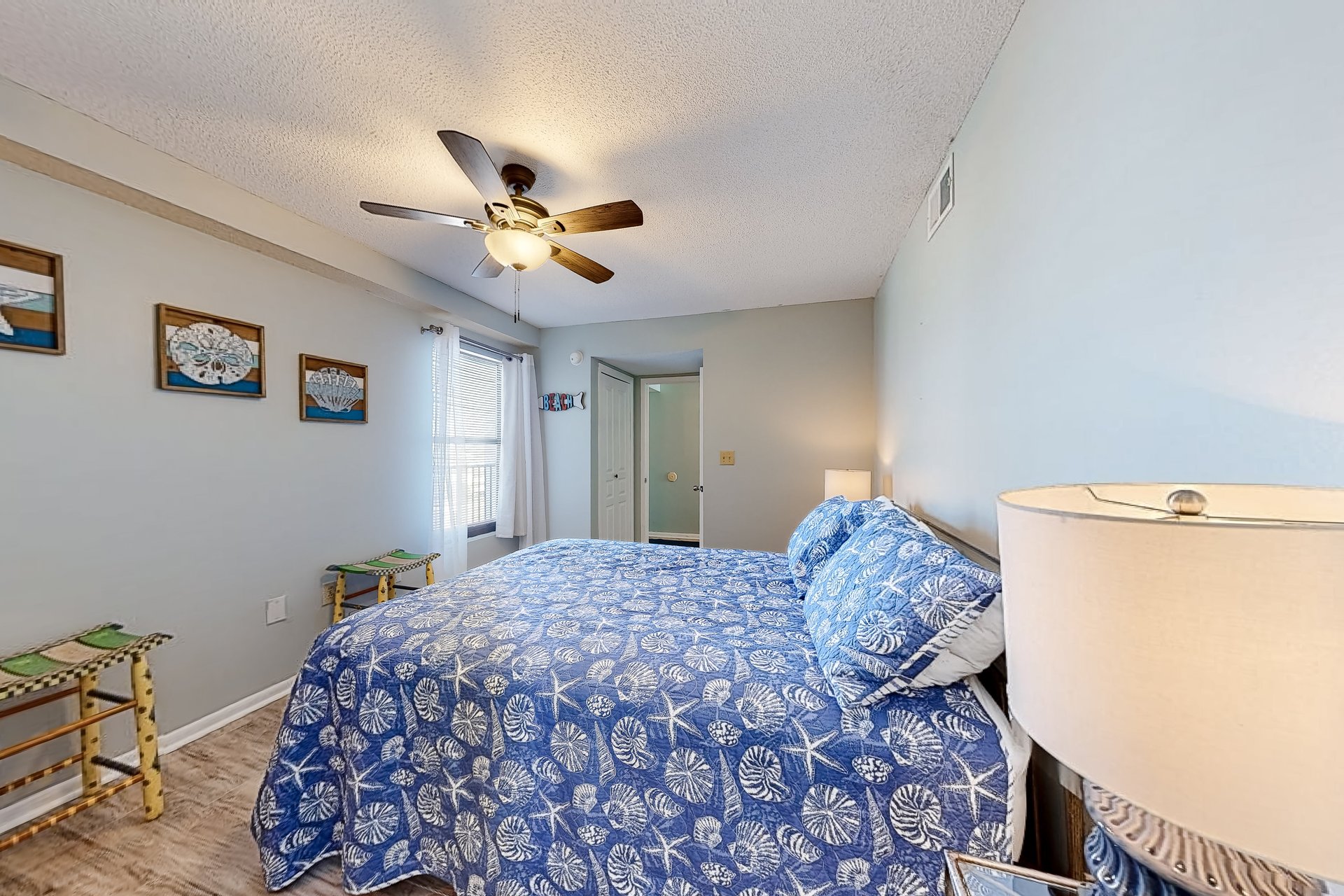 Island Winds West 578 14