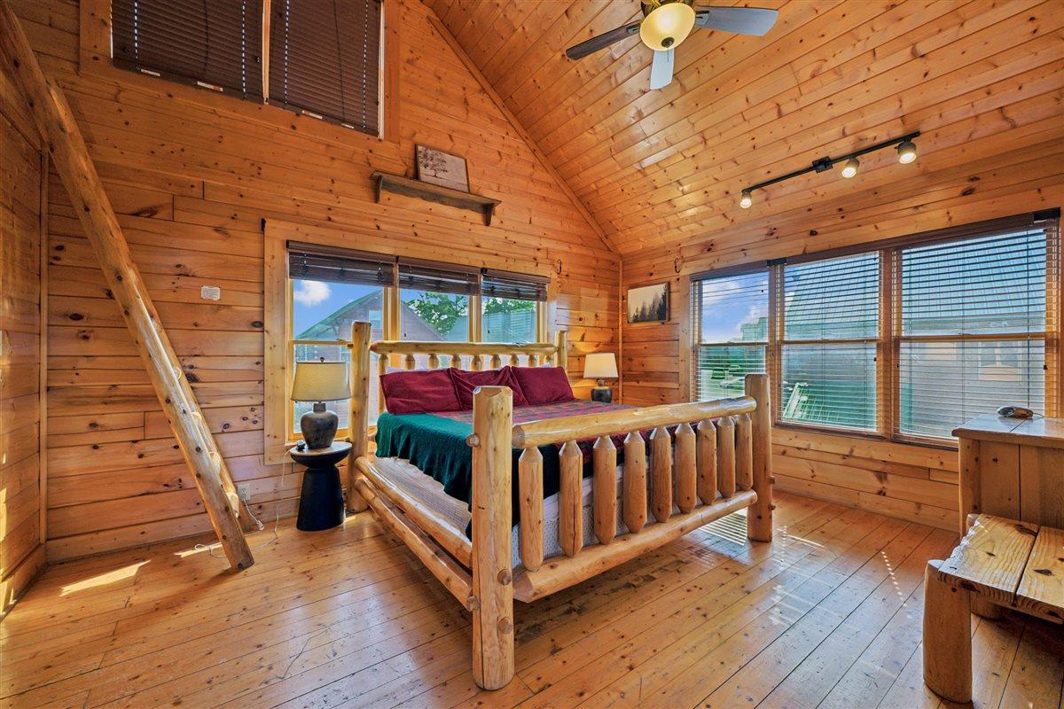 30Primary Bedroom