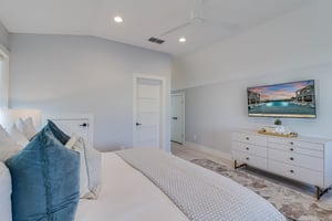 King Suite with Lake View, 3rd Floor