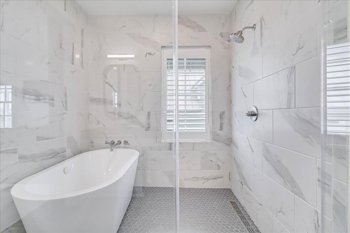 Primary King Bathroom, 3rd Floor