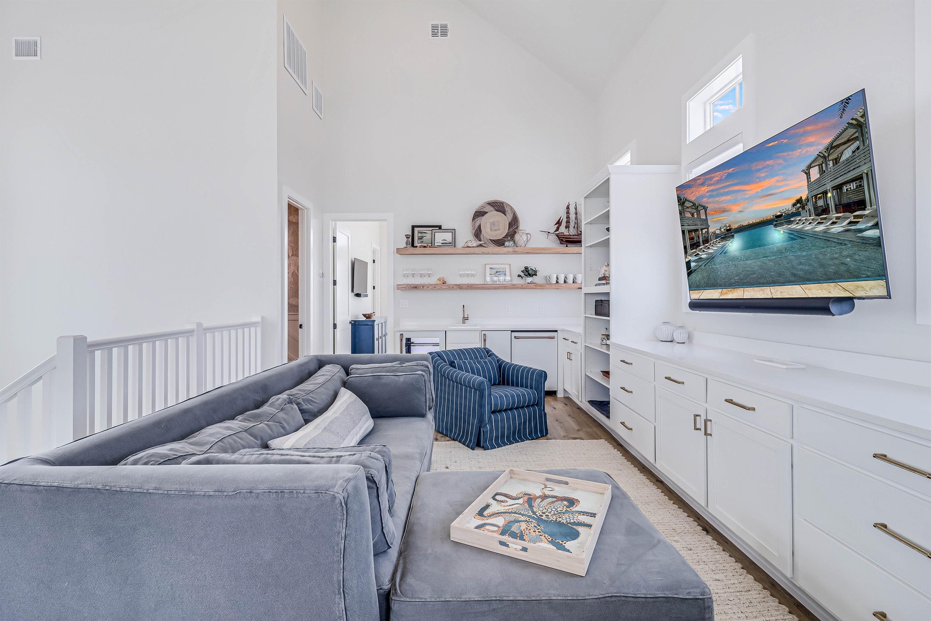 Living and Game Room, 3rd floor