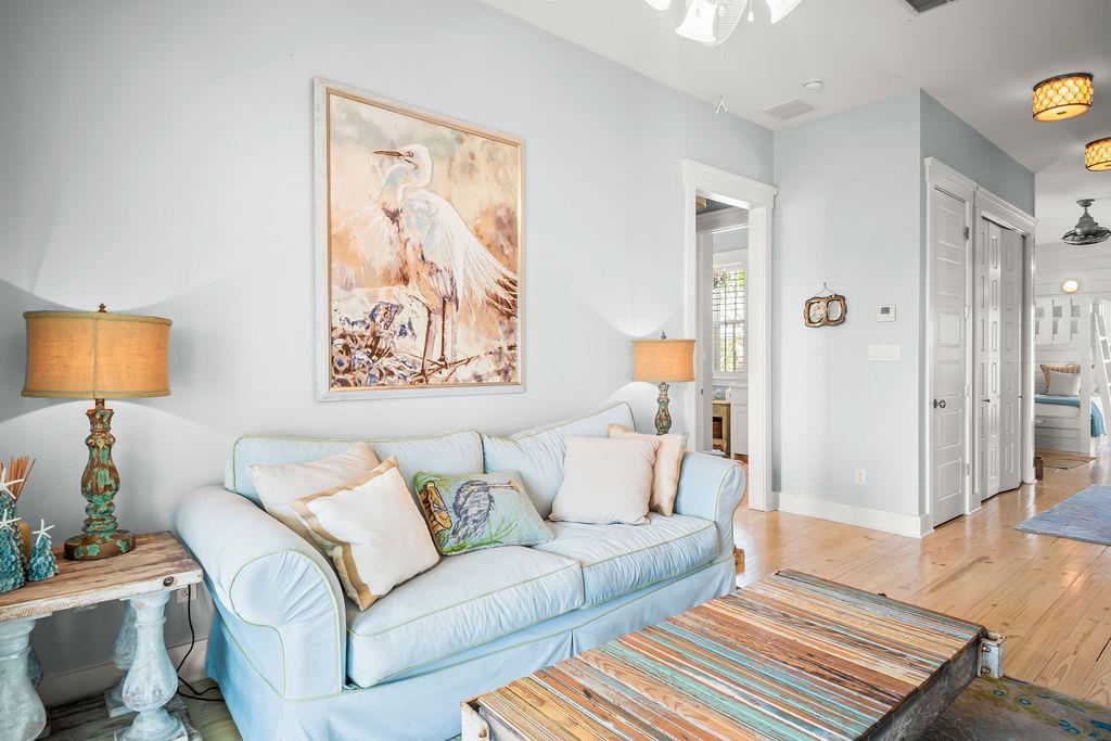 2nd Floor, Living Room