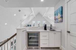 3rd Floor, Wet Bar