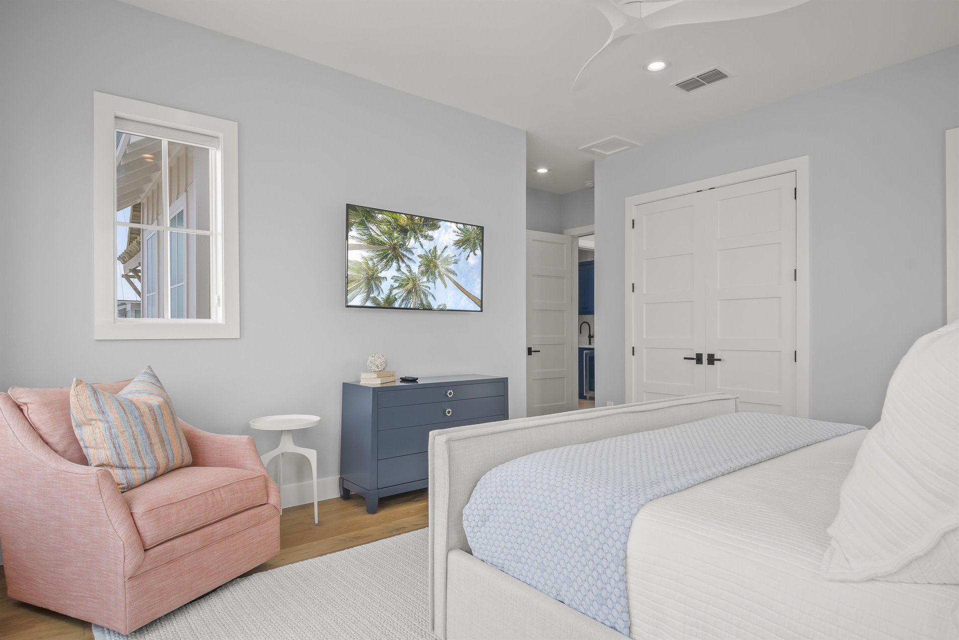 King Bedroom, 2nd Floor