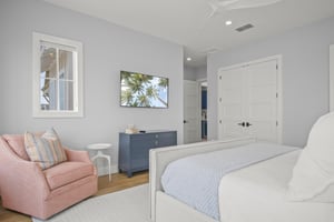 King Bedroom, 2nd Floor