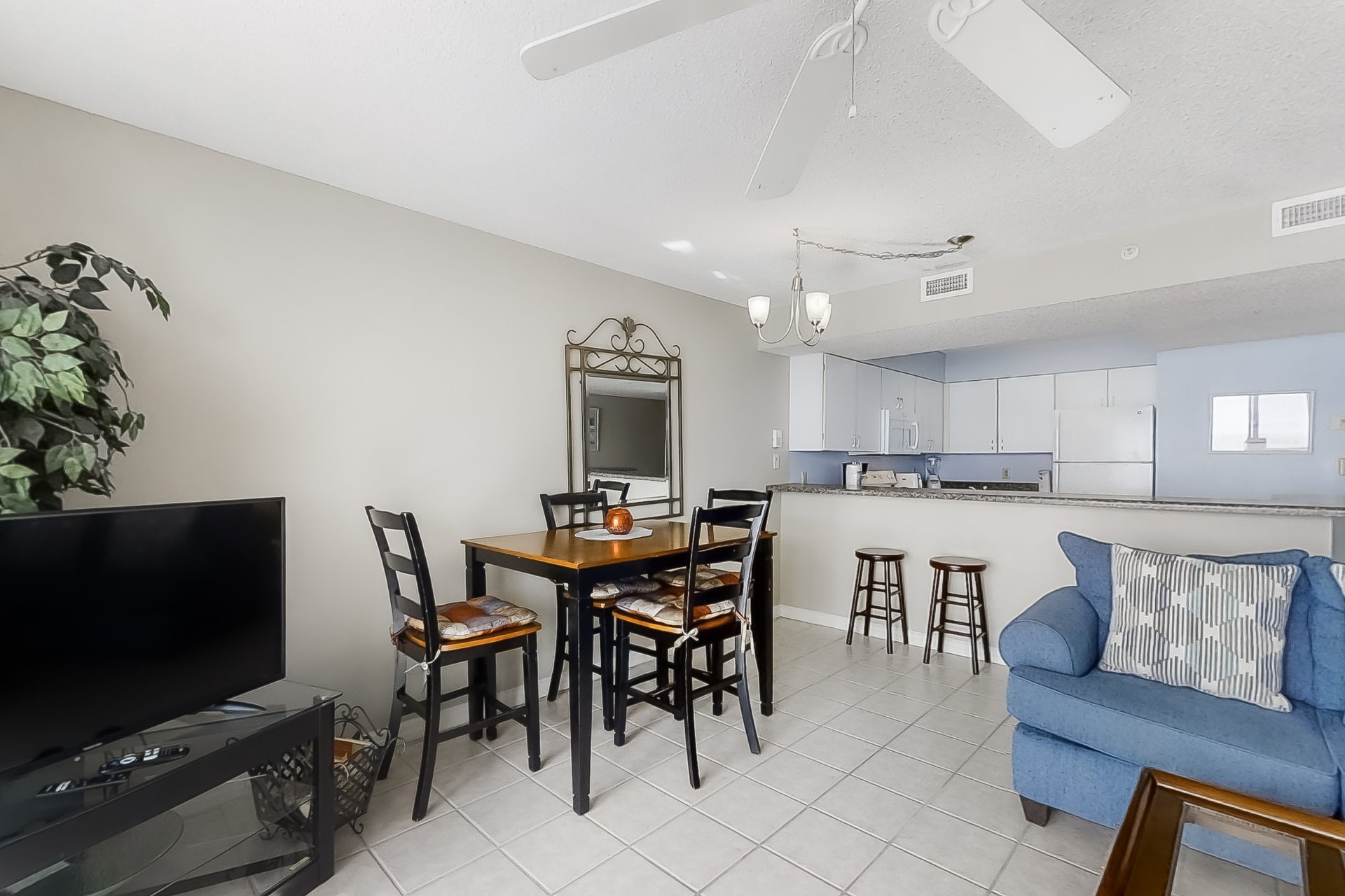 Pelican Beach Resort 210 4