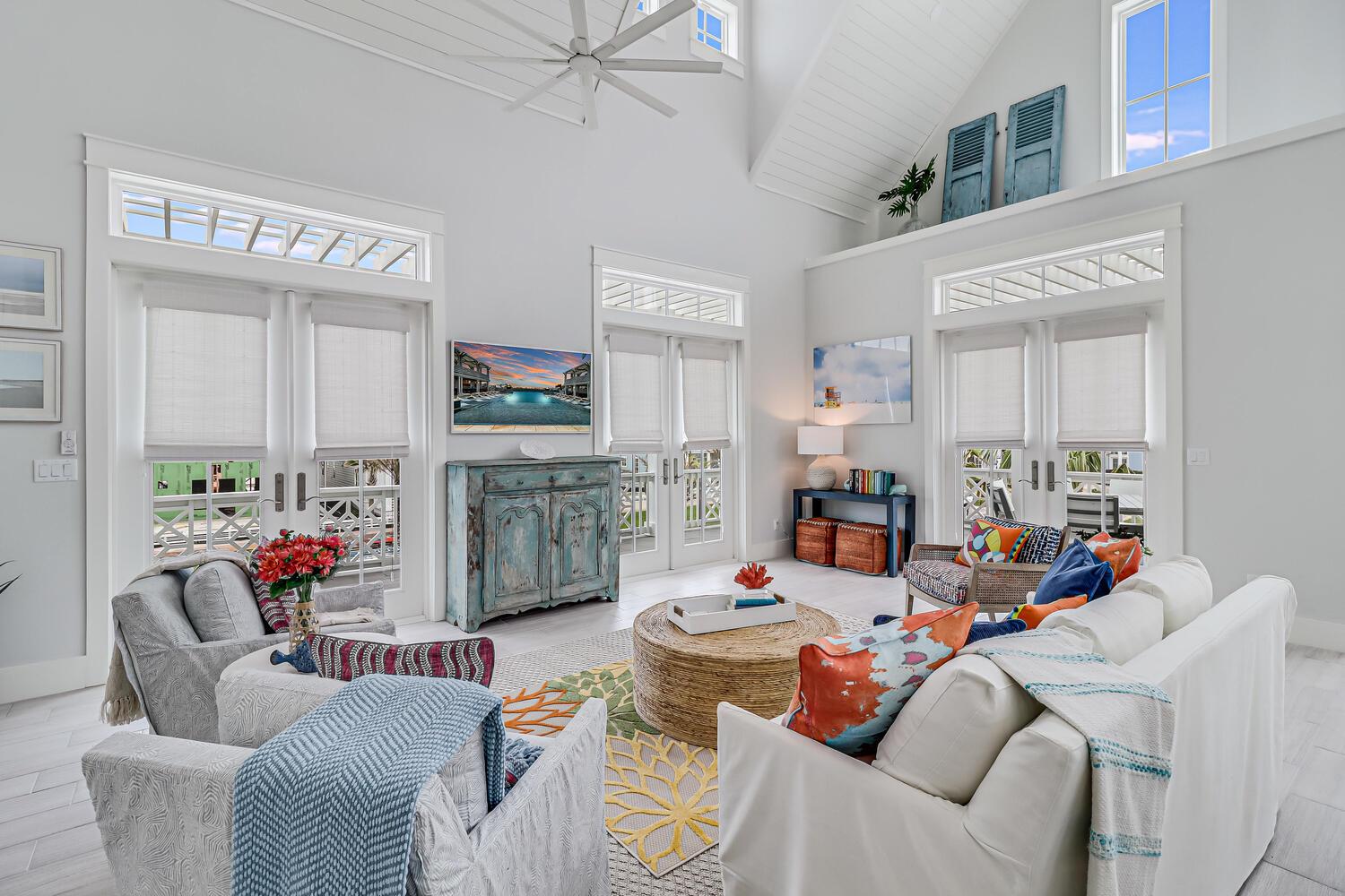 2nd Floor, Living Area