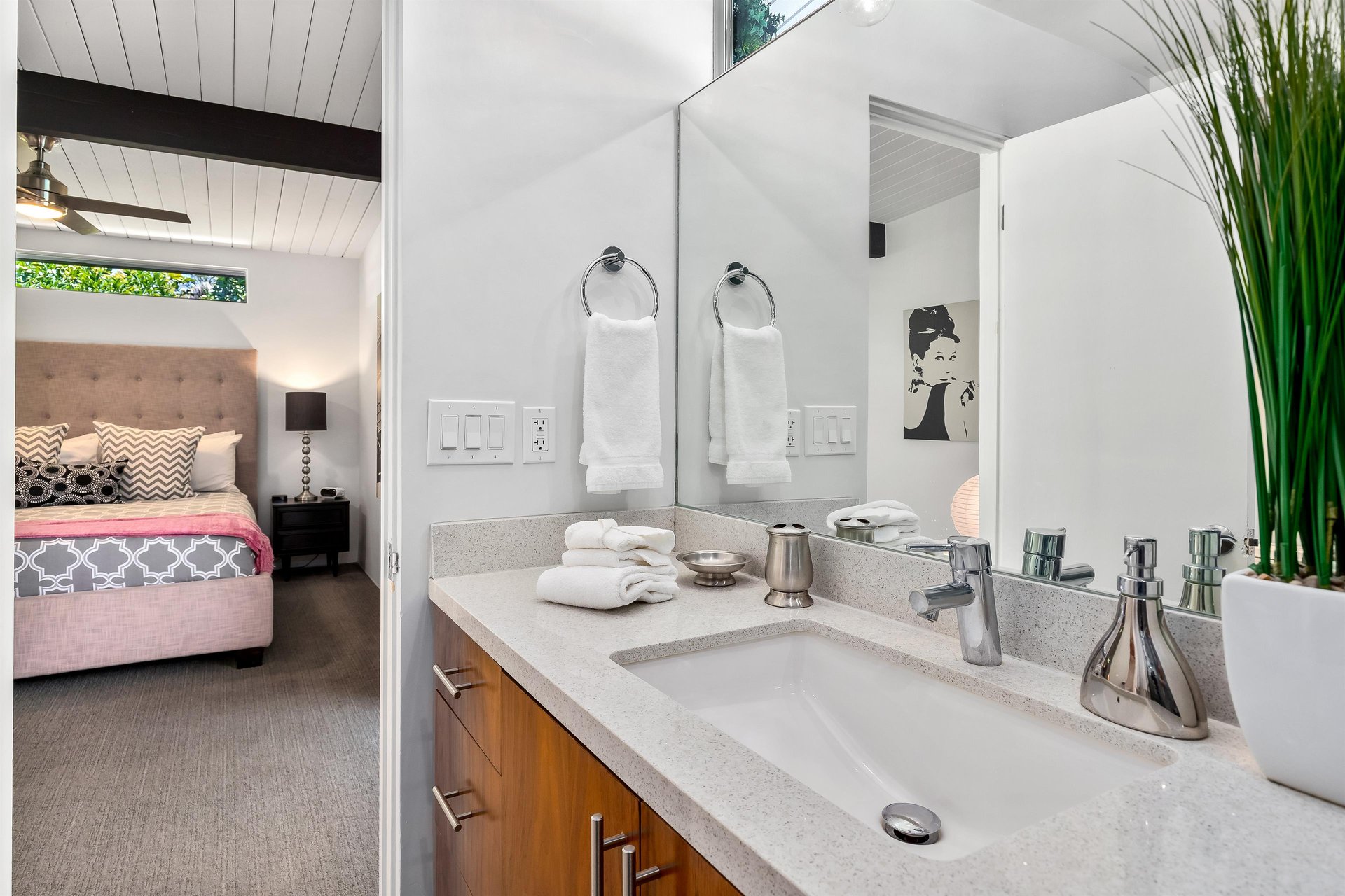 Ensuite bathroom vanity
