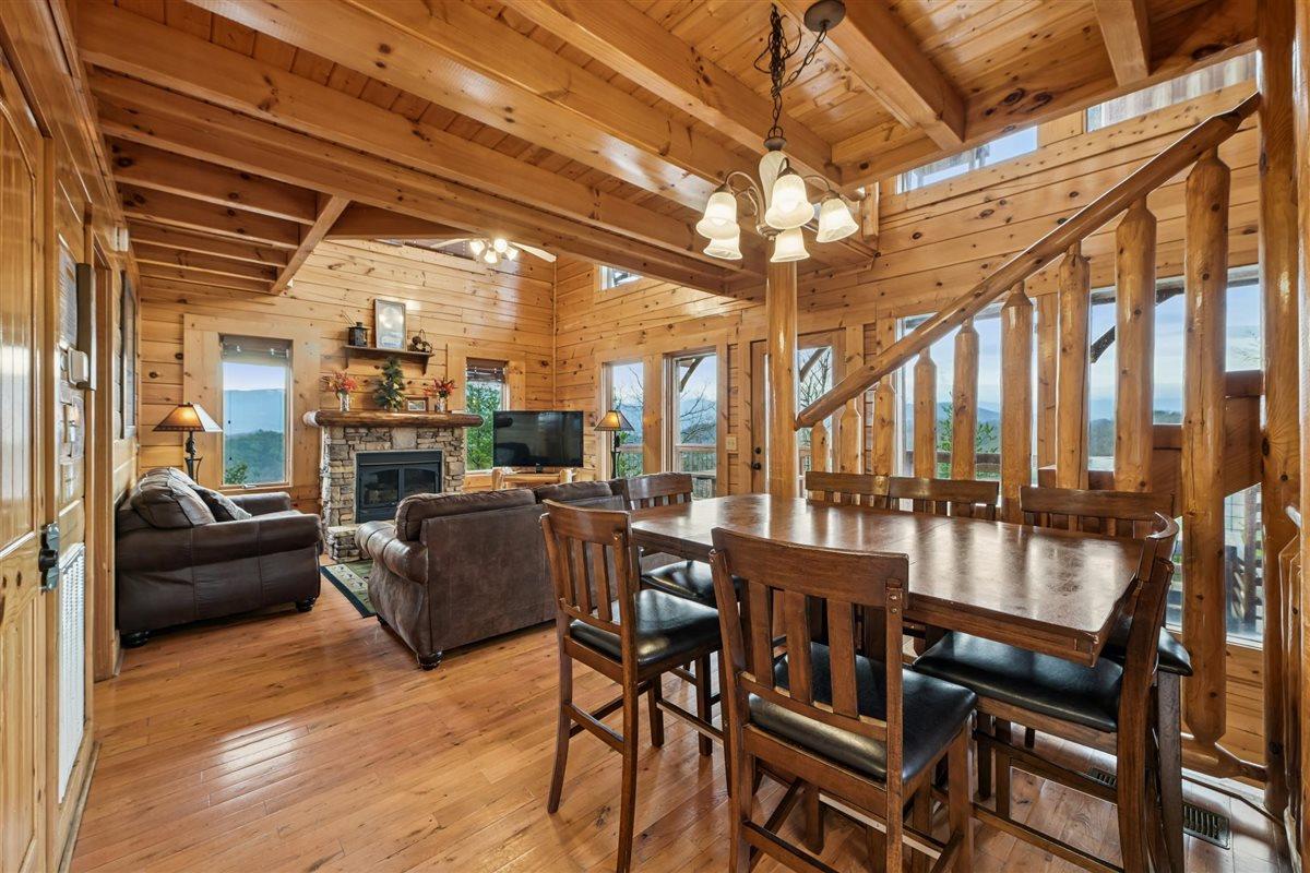 27Dining Room