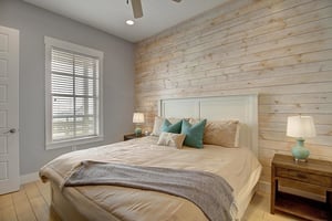 King Bedroom, 1st Floor