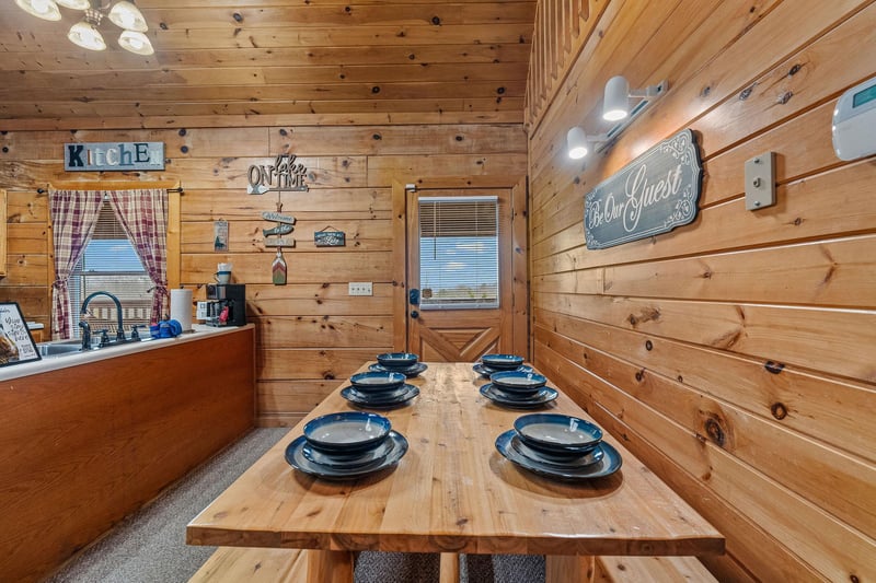 devinelakelodge3