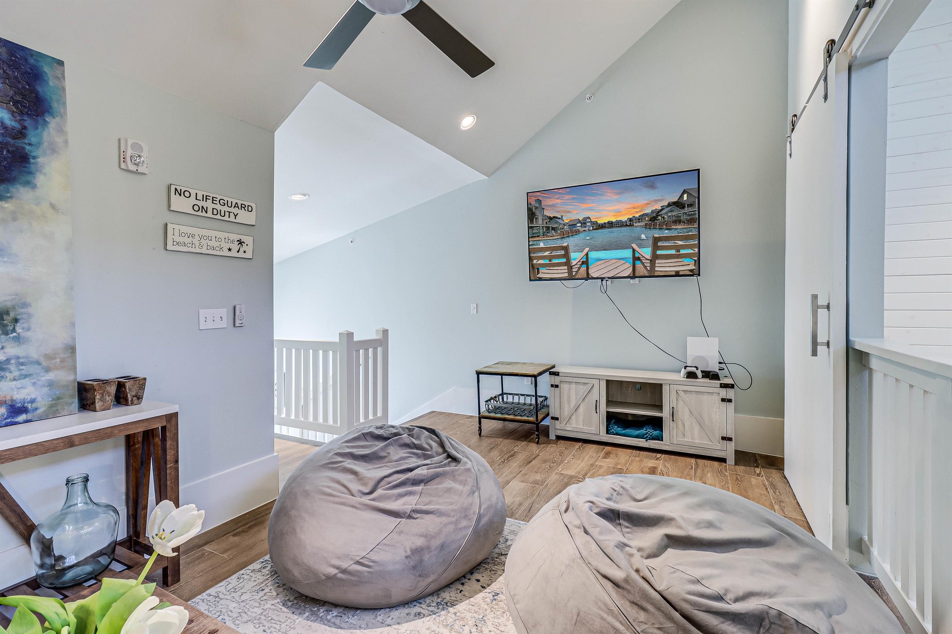 Media Room, 4th Floor