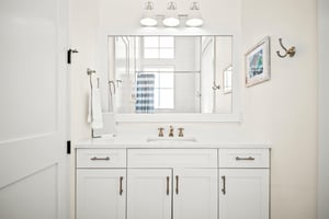 Second Queen Bathroom, 2nd Floor