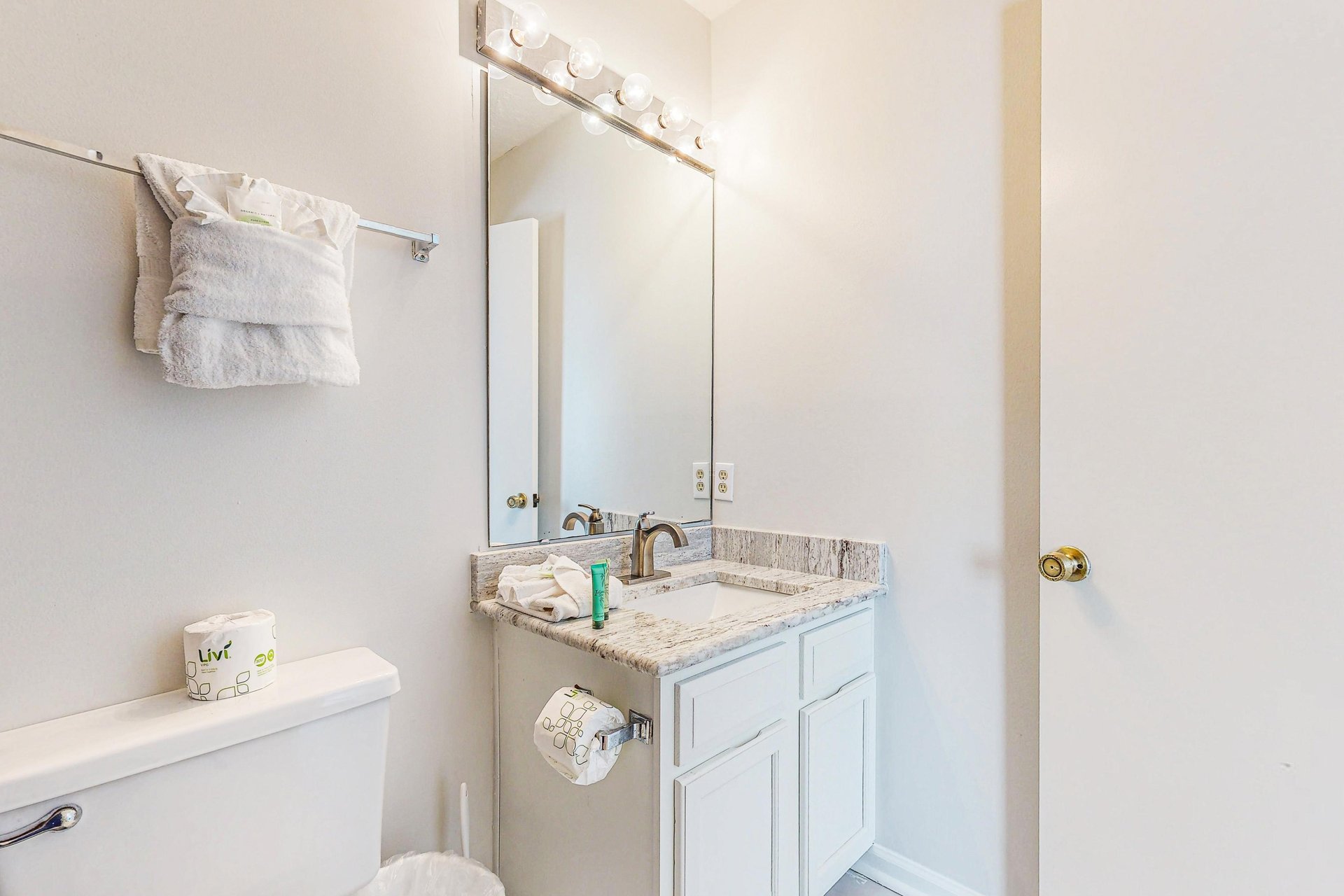 Eastern Shores 215 15