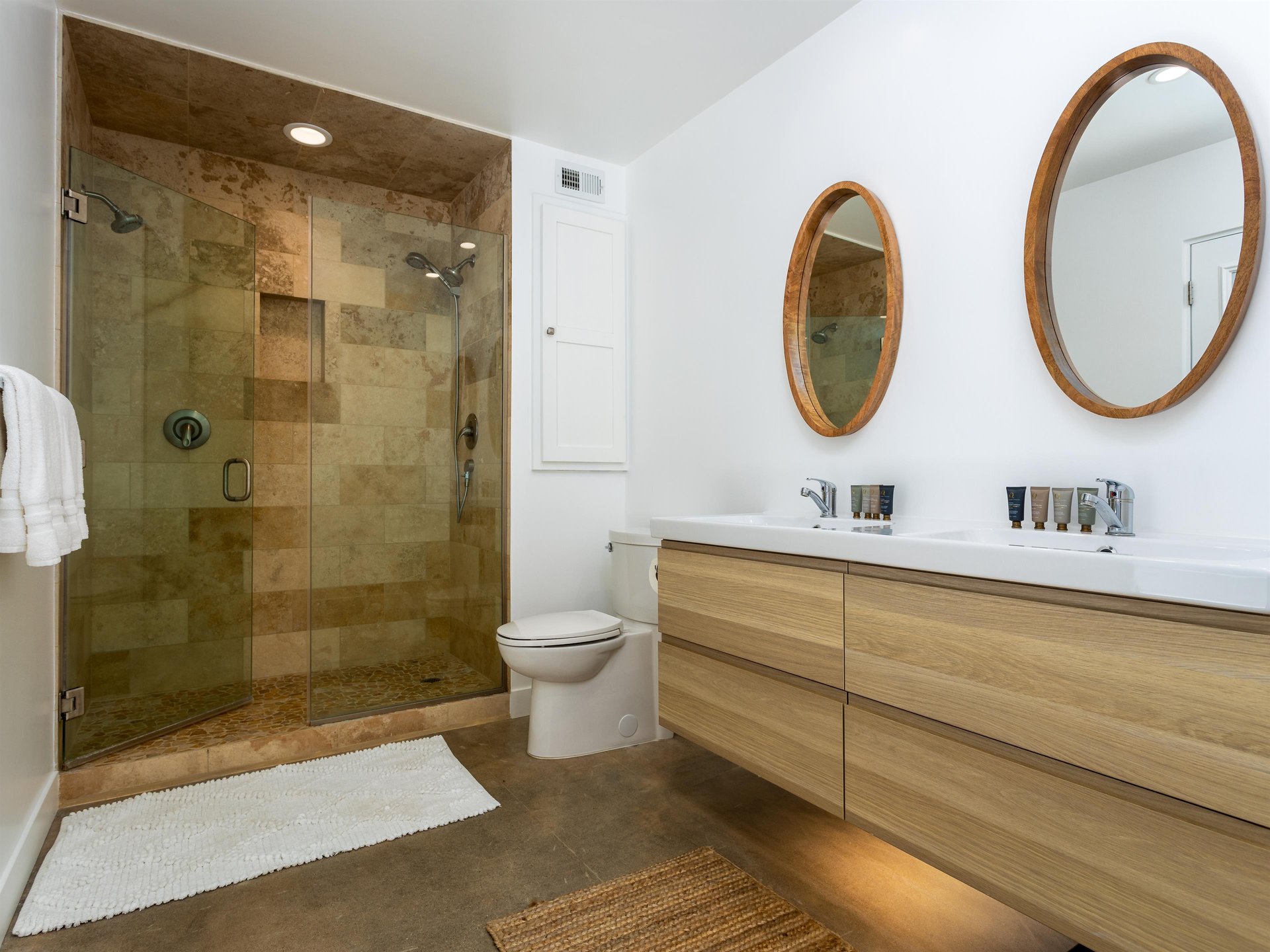 Primary En Suite bath