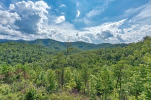 Mountain views from at Four Seasons Lodge, a 3bedroom cabin rental located in Pigeon Forge