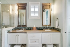 Primary King Bathroom, 2nd Floor