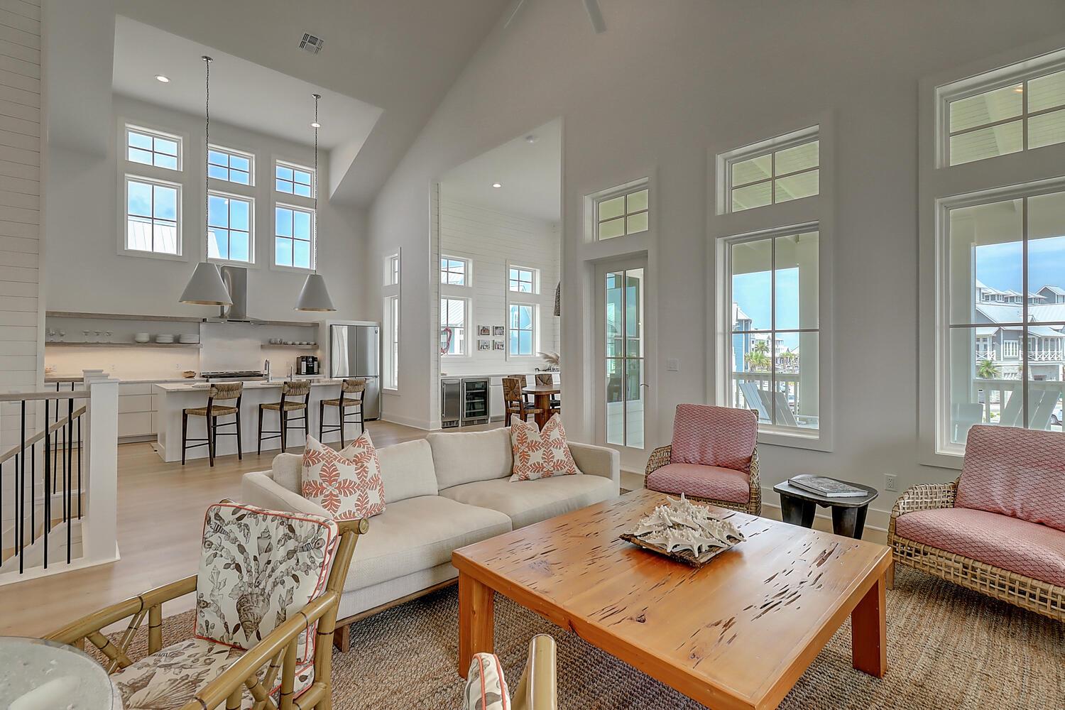 2nd Floor, Living Area