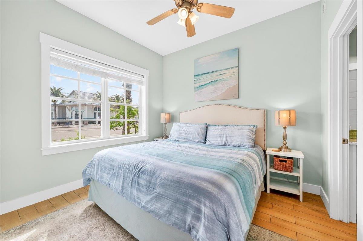 King Bedroom, 1st Floor