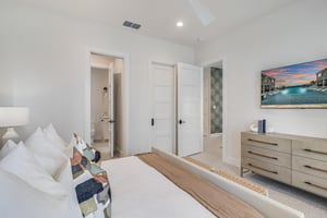 1st Floor King Suite