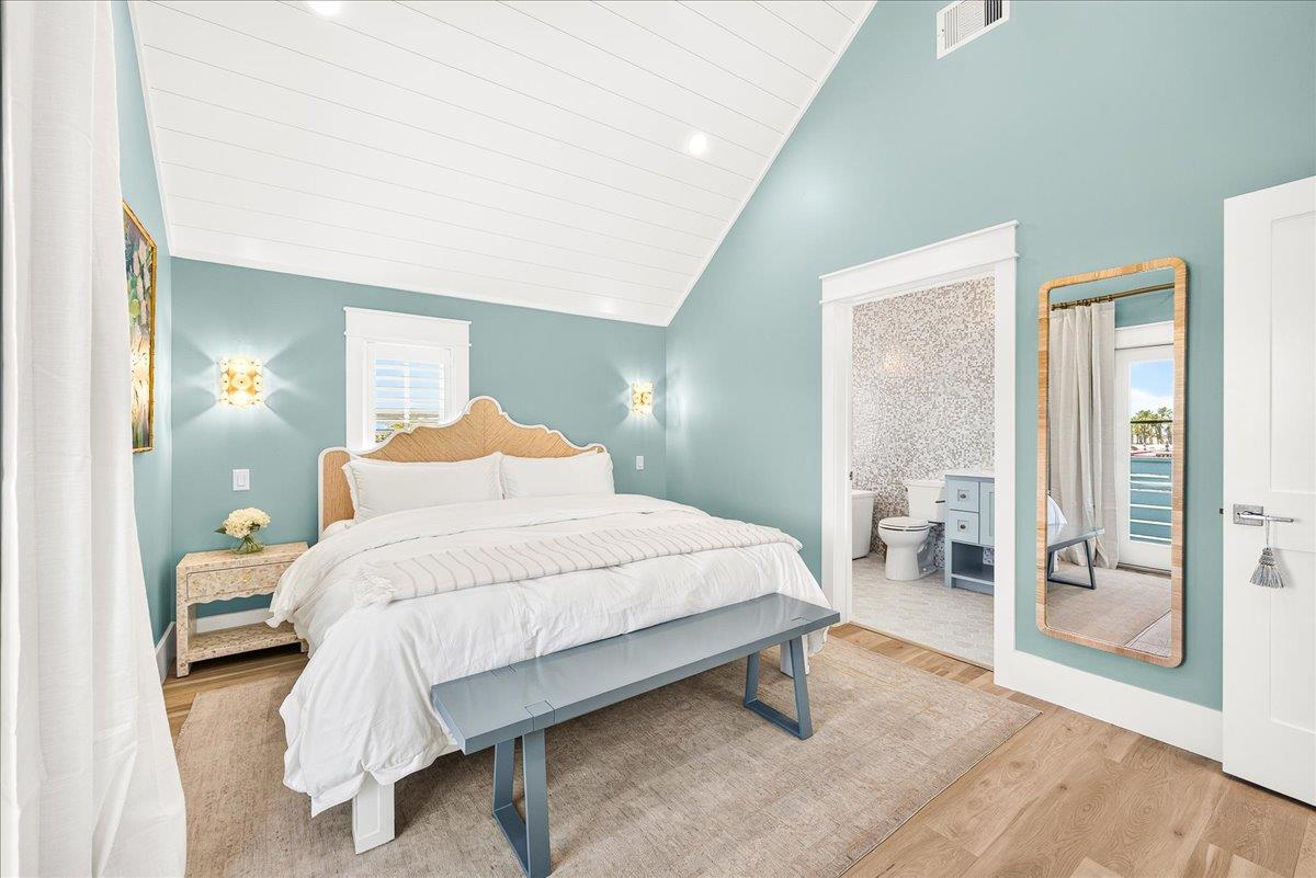 1st King Bedroom, 2nd Floor