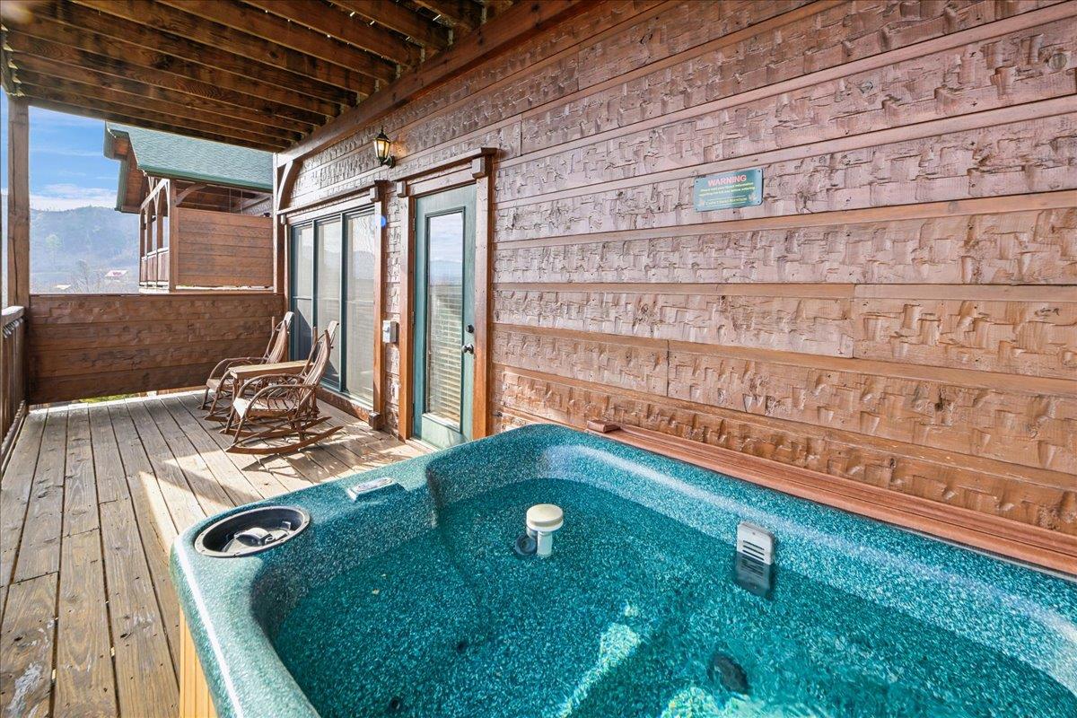 32Hot Tub