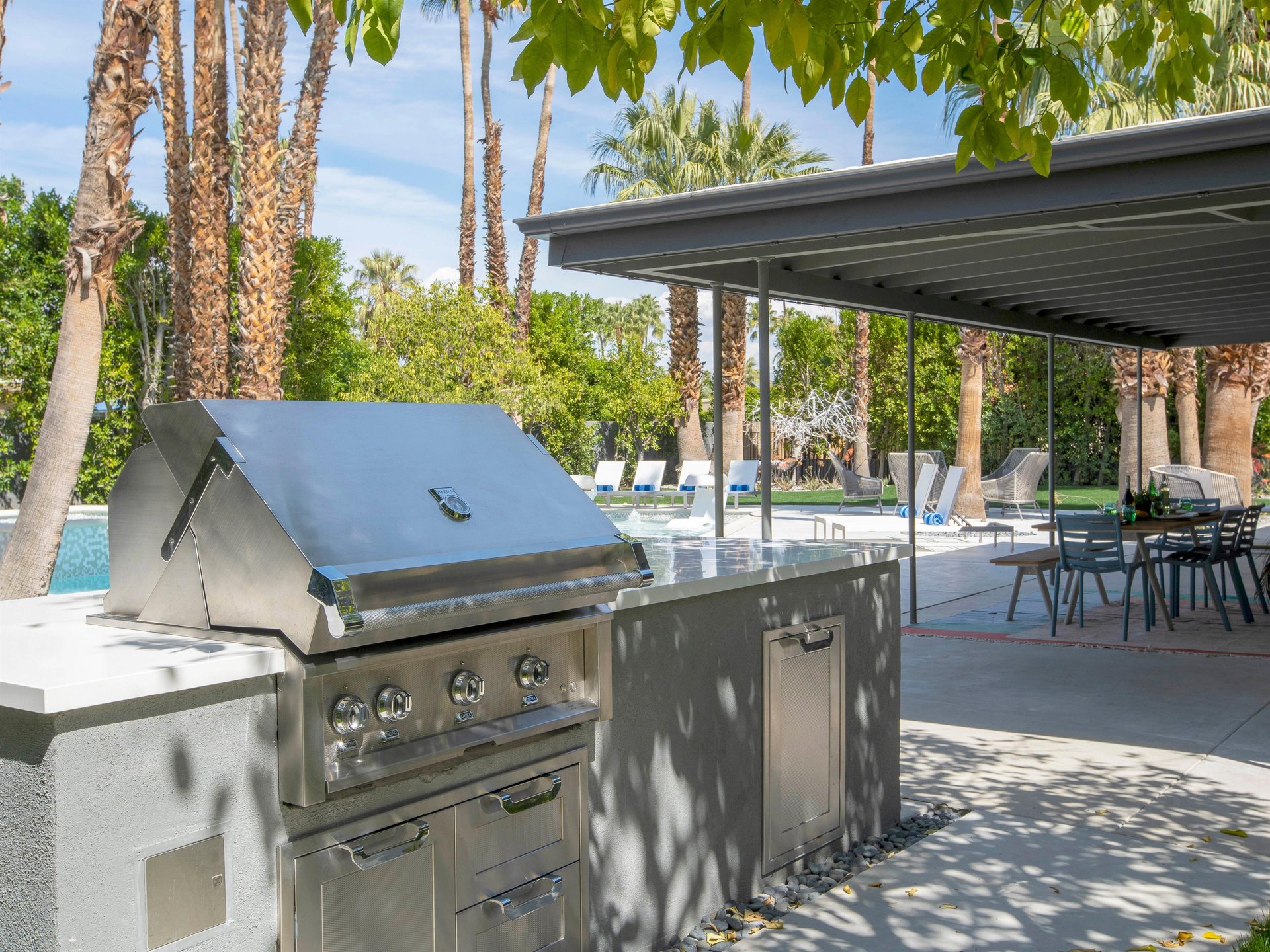 Outdoor bar area  perfect for entertaining