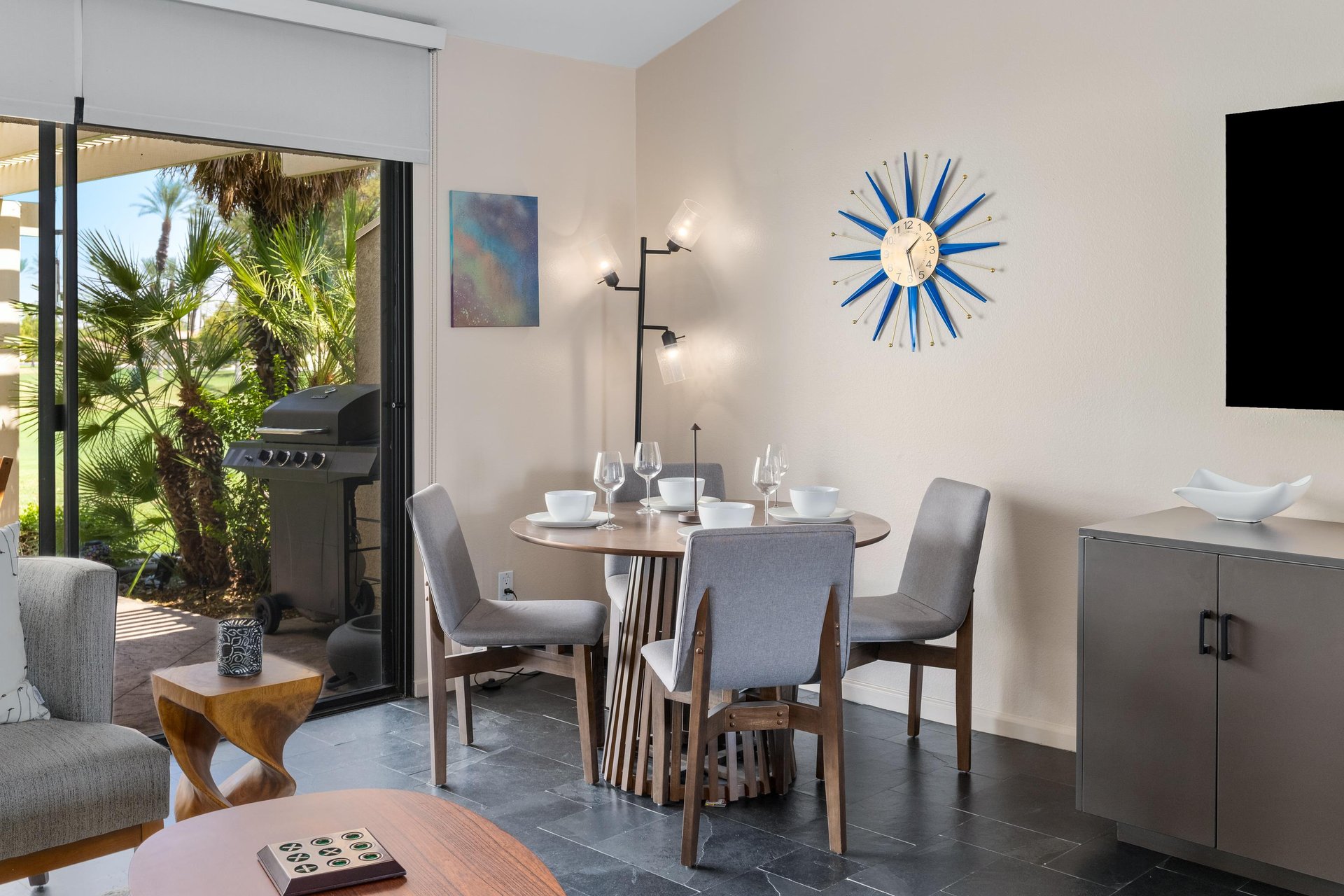 Dining area for 4 guests.