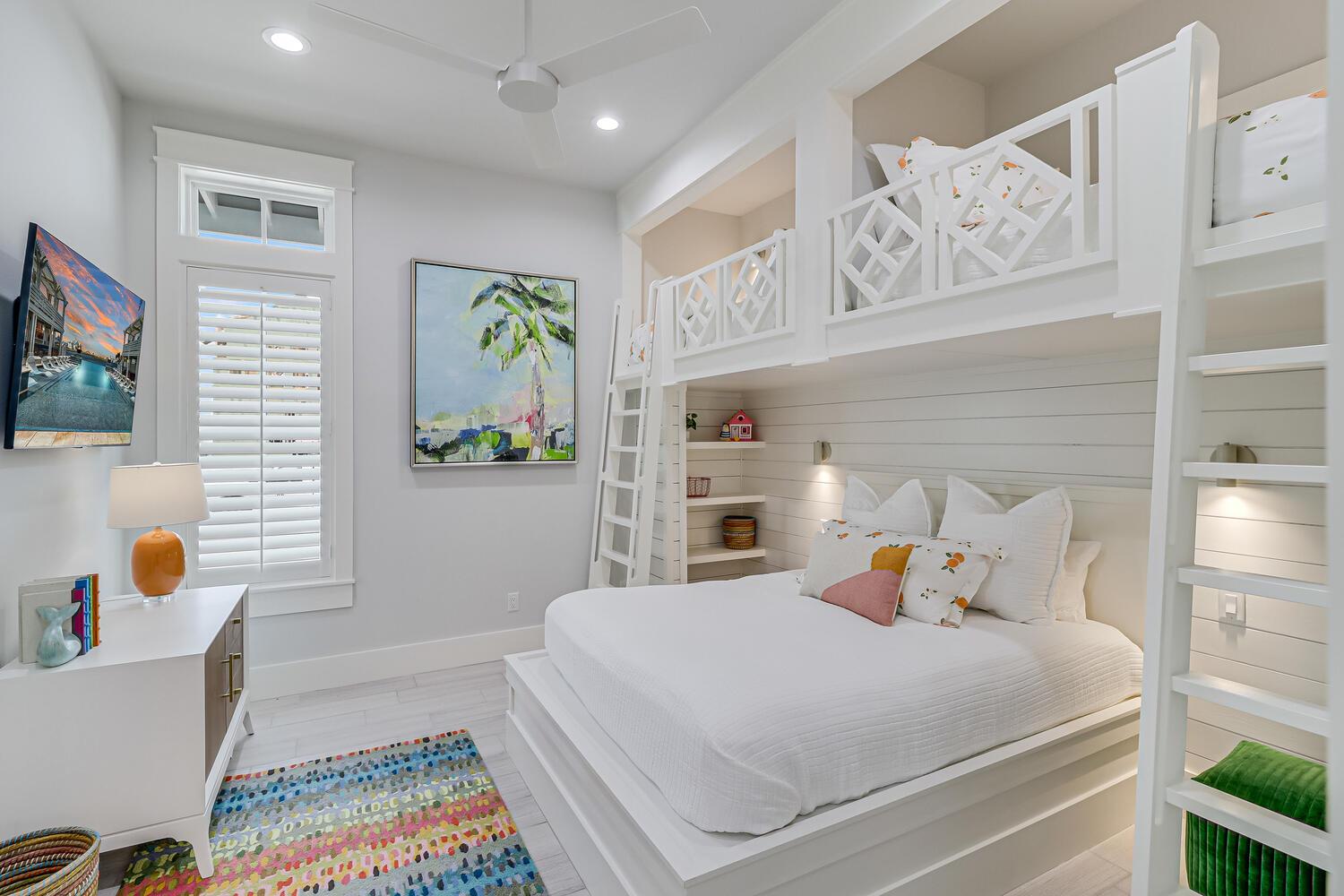 1st Floor Bunk Room with 2 Twins1 Queen