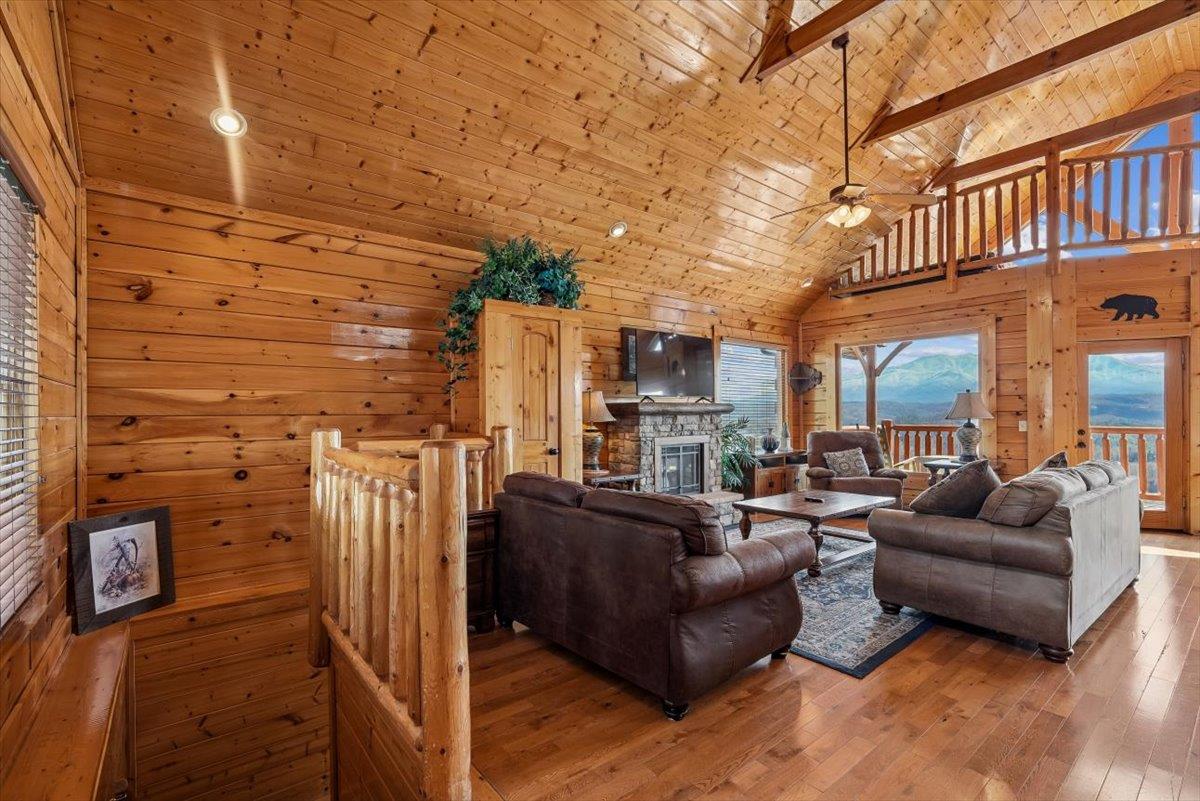 10Living Room