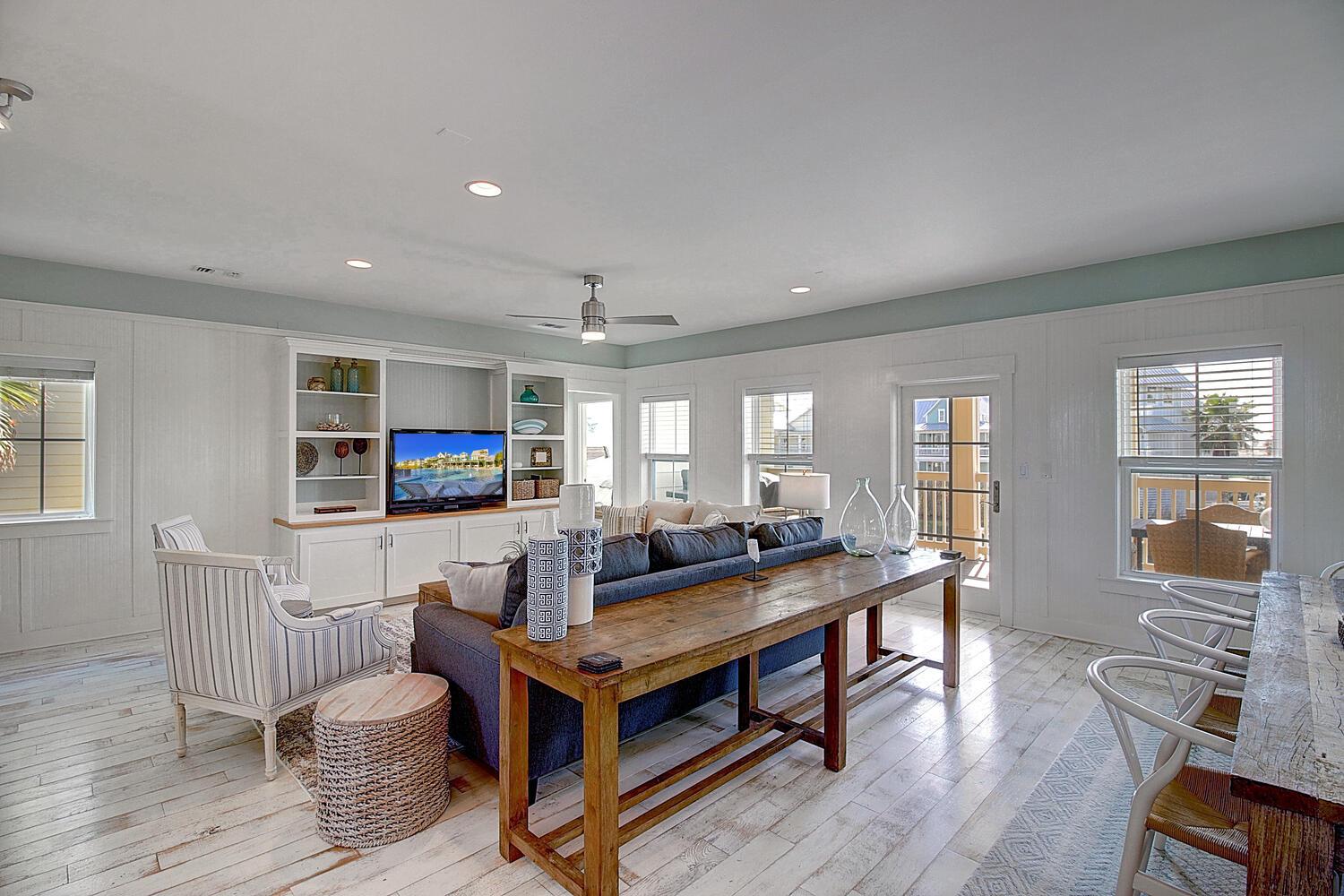 Main Living Area, 2nd Floor