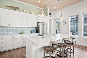 Kitchen w Fenced Patio Door, 1st Floor