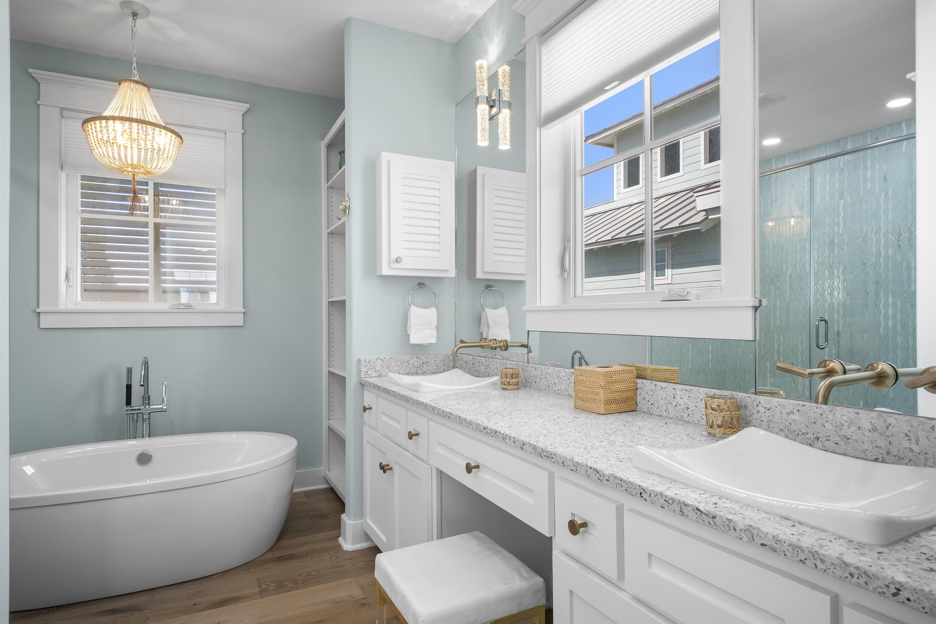 Second King Bathroom, 2nd Floor