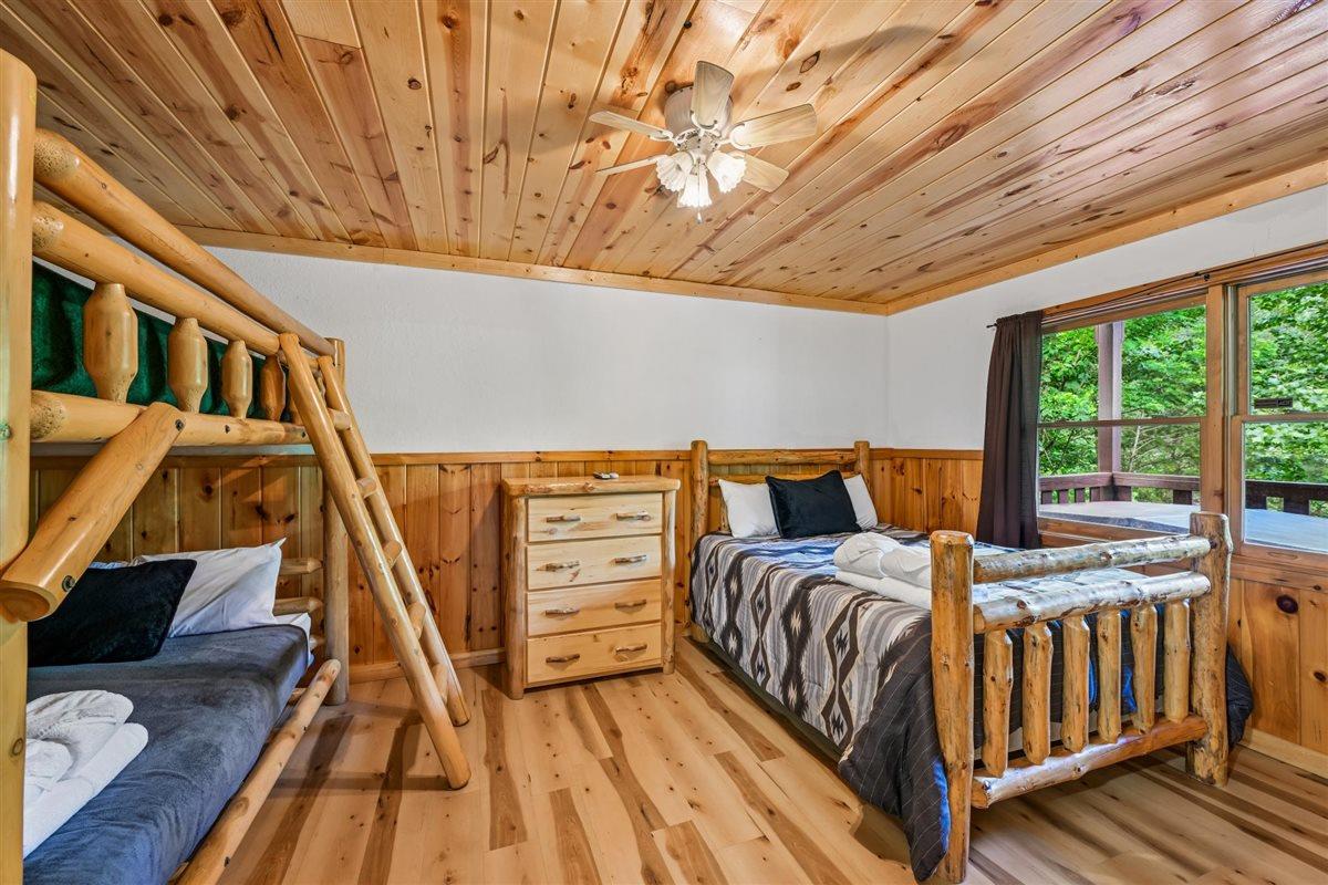 070Bedroom