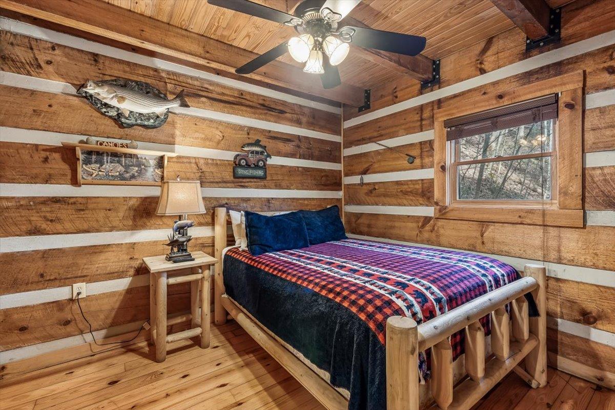 28Primary Bedroom
