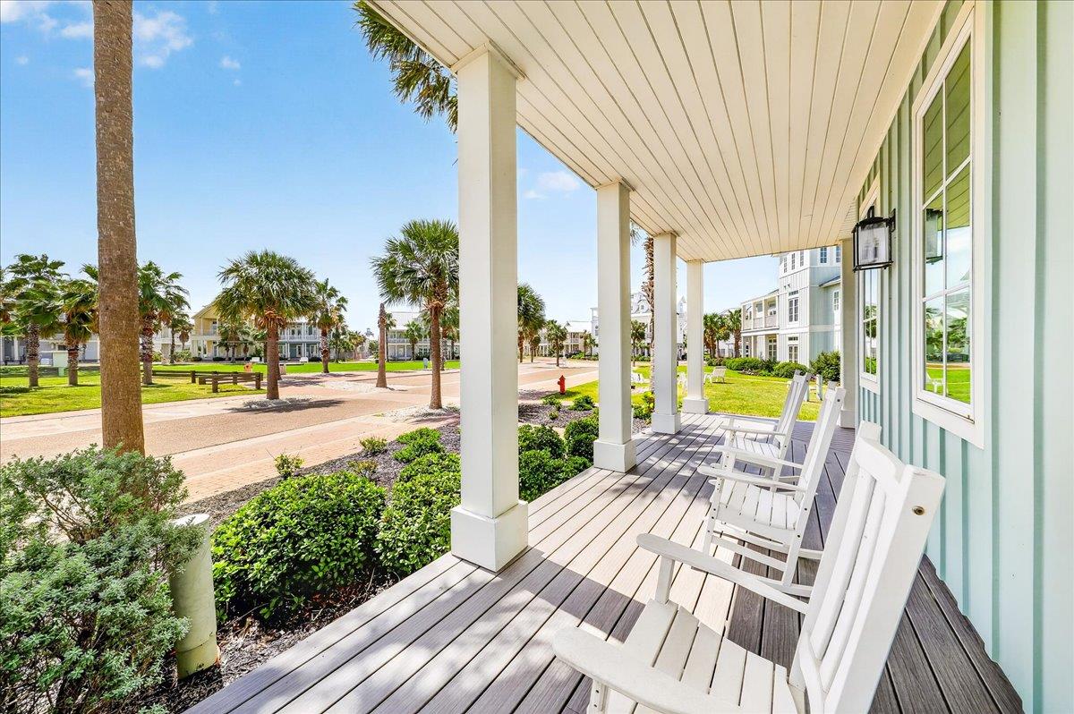 1st Floor, Front Porch