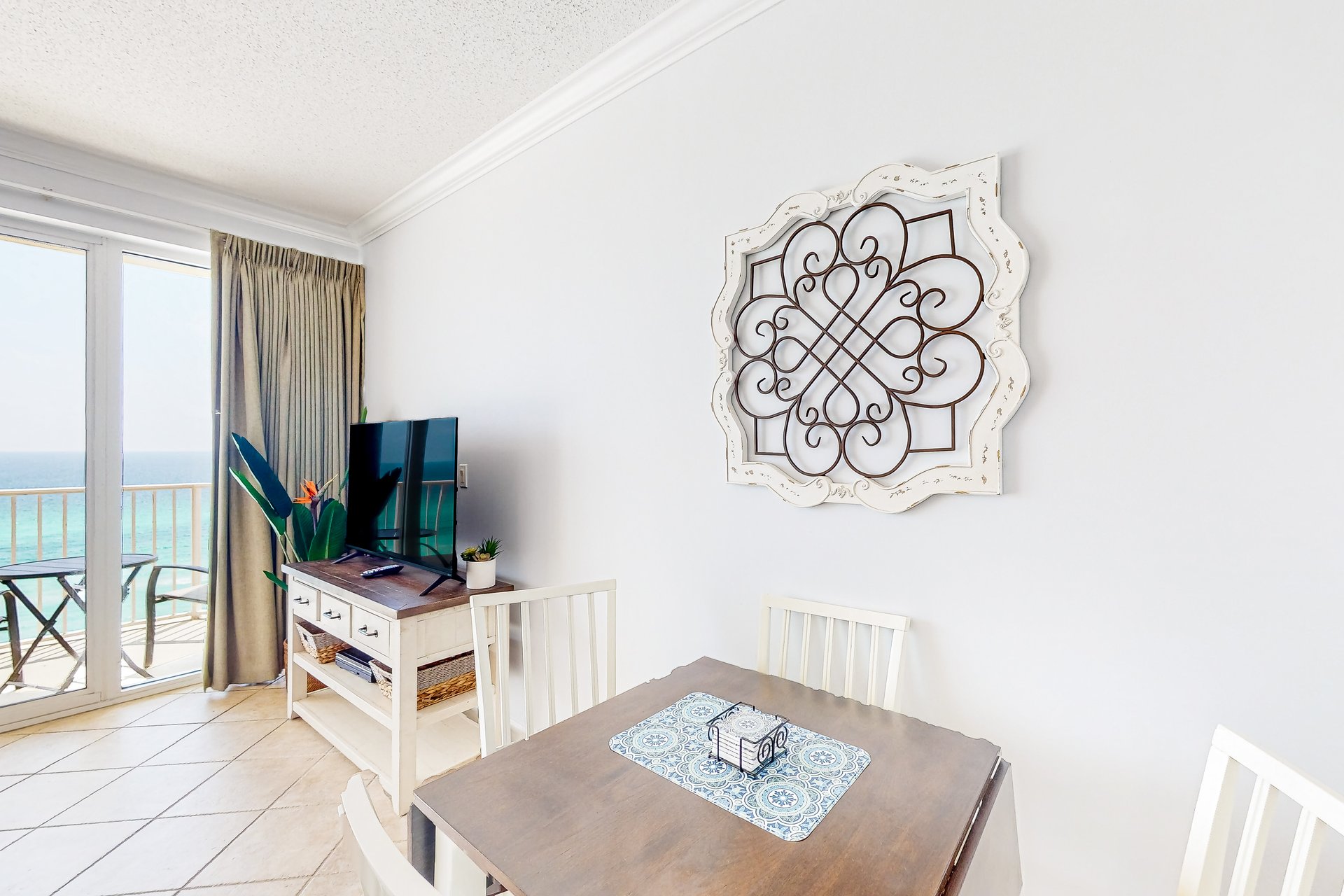 Boardwalk Condos, 906C 6