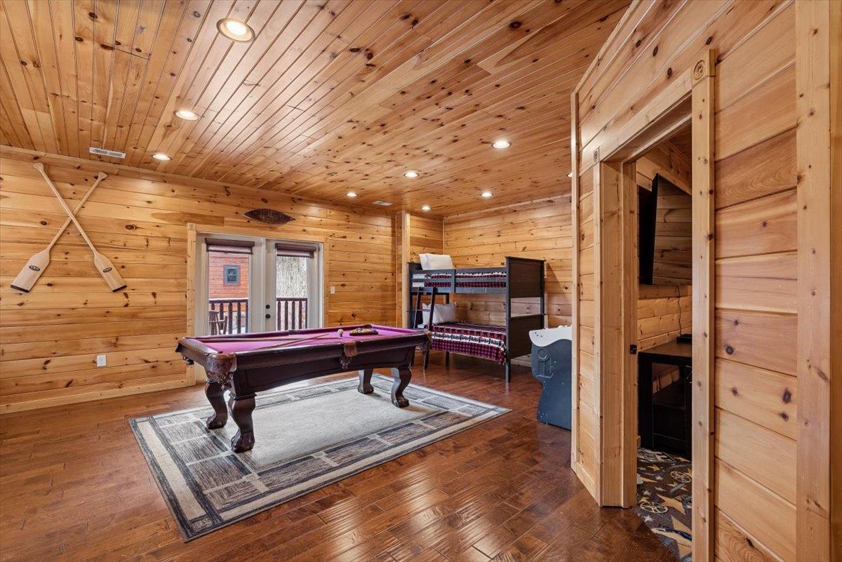 Game Room w Sleeper sofa and twin bunk