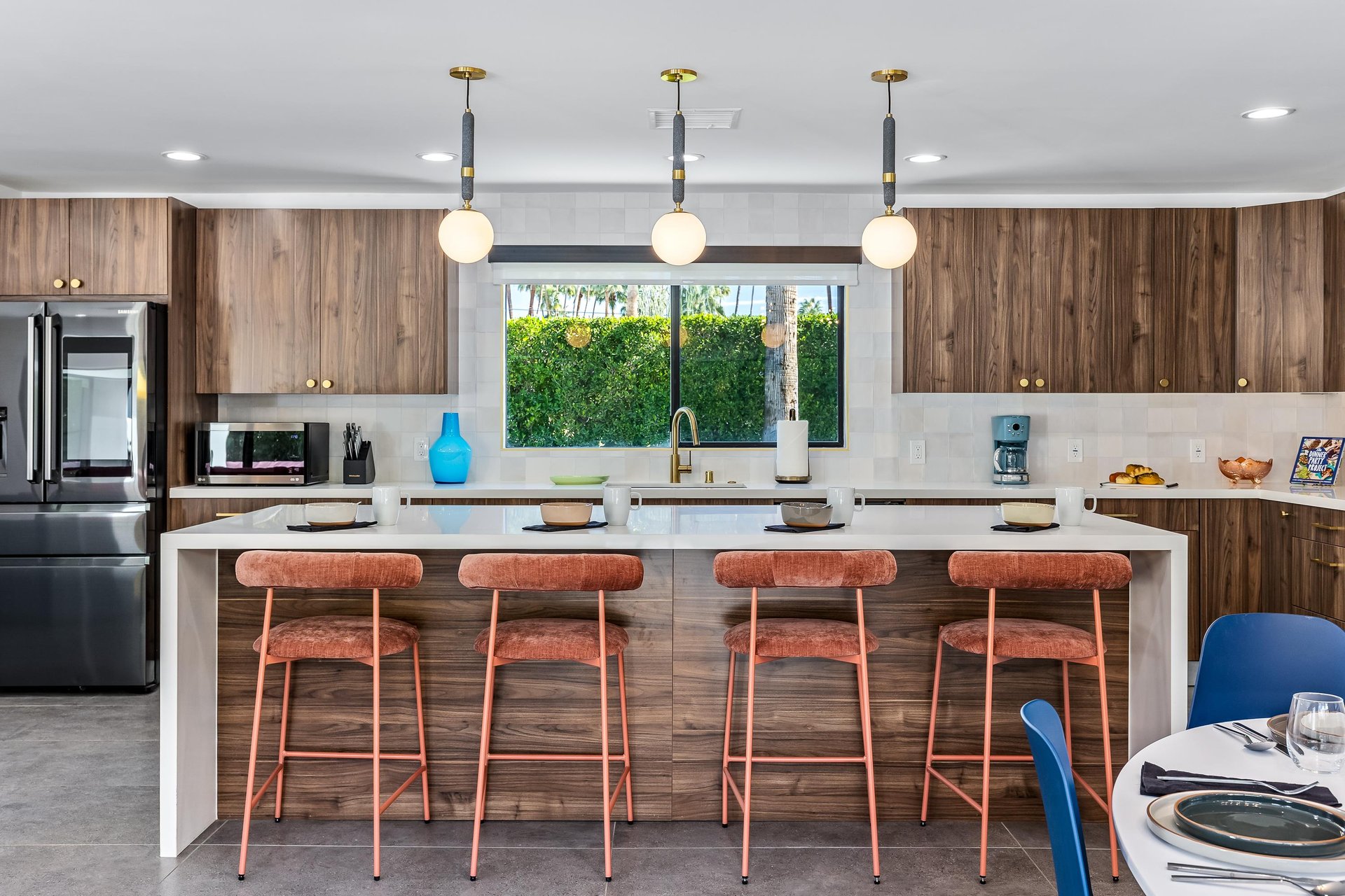 Room for four at the kitchen island