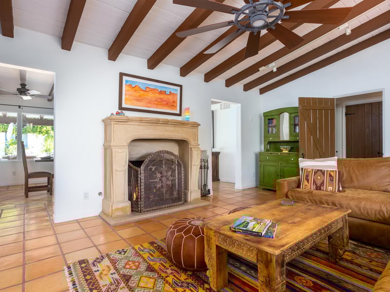 Gorgeous fireplace for cozy evenings