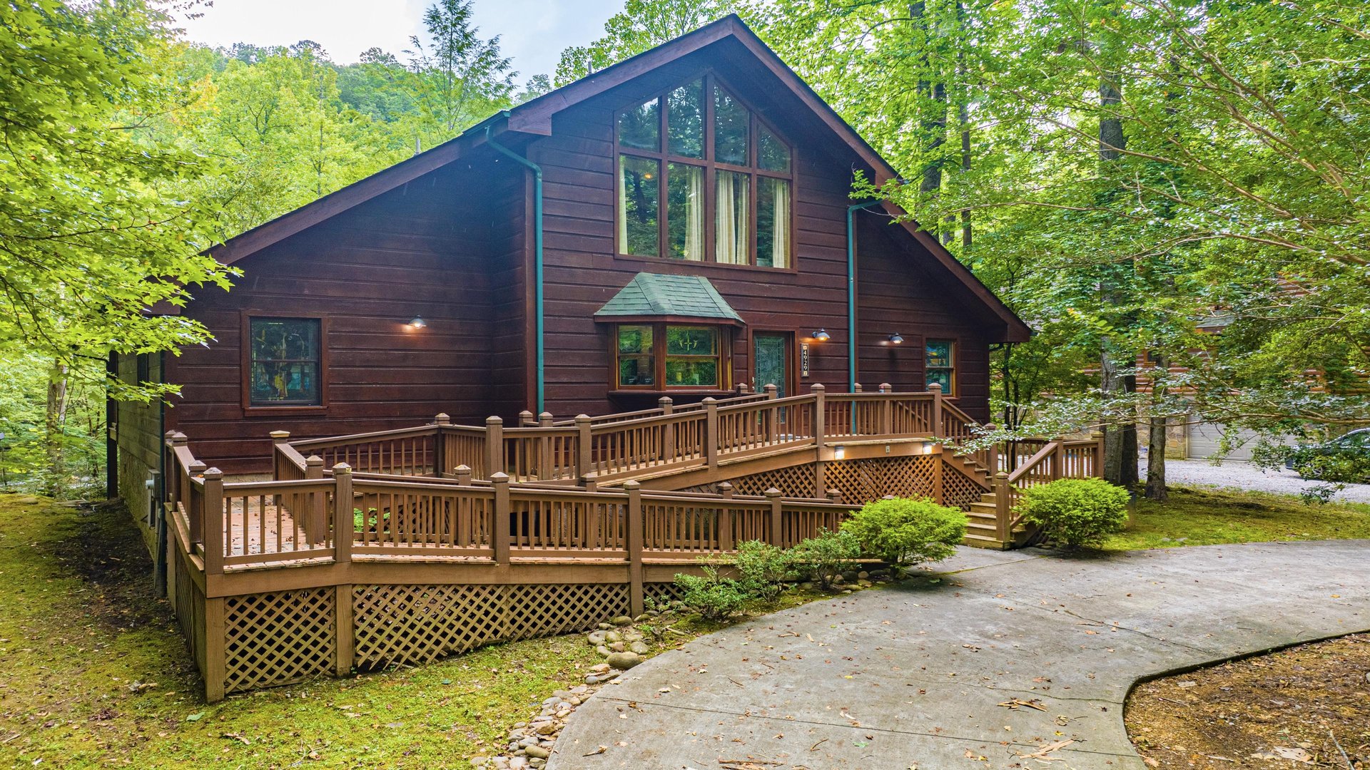 Front of Rivers Edge cabin