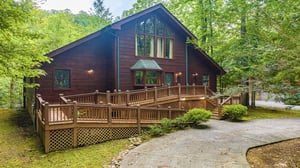 Front of Rivers Edge cabin