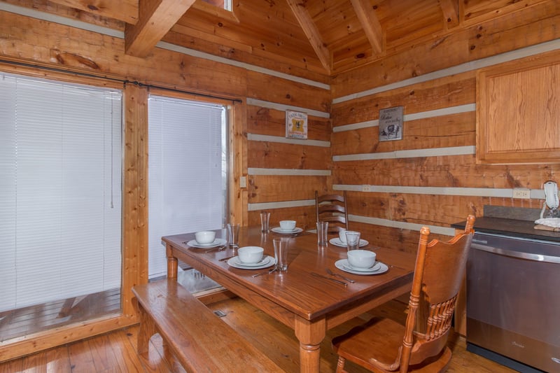 Dining space for five at EllaVation, a 3 bedroom cabin rental located in Gatlinburg