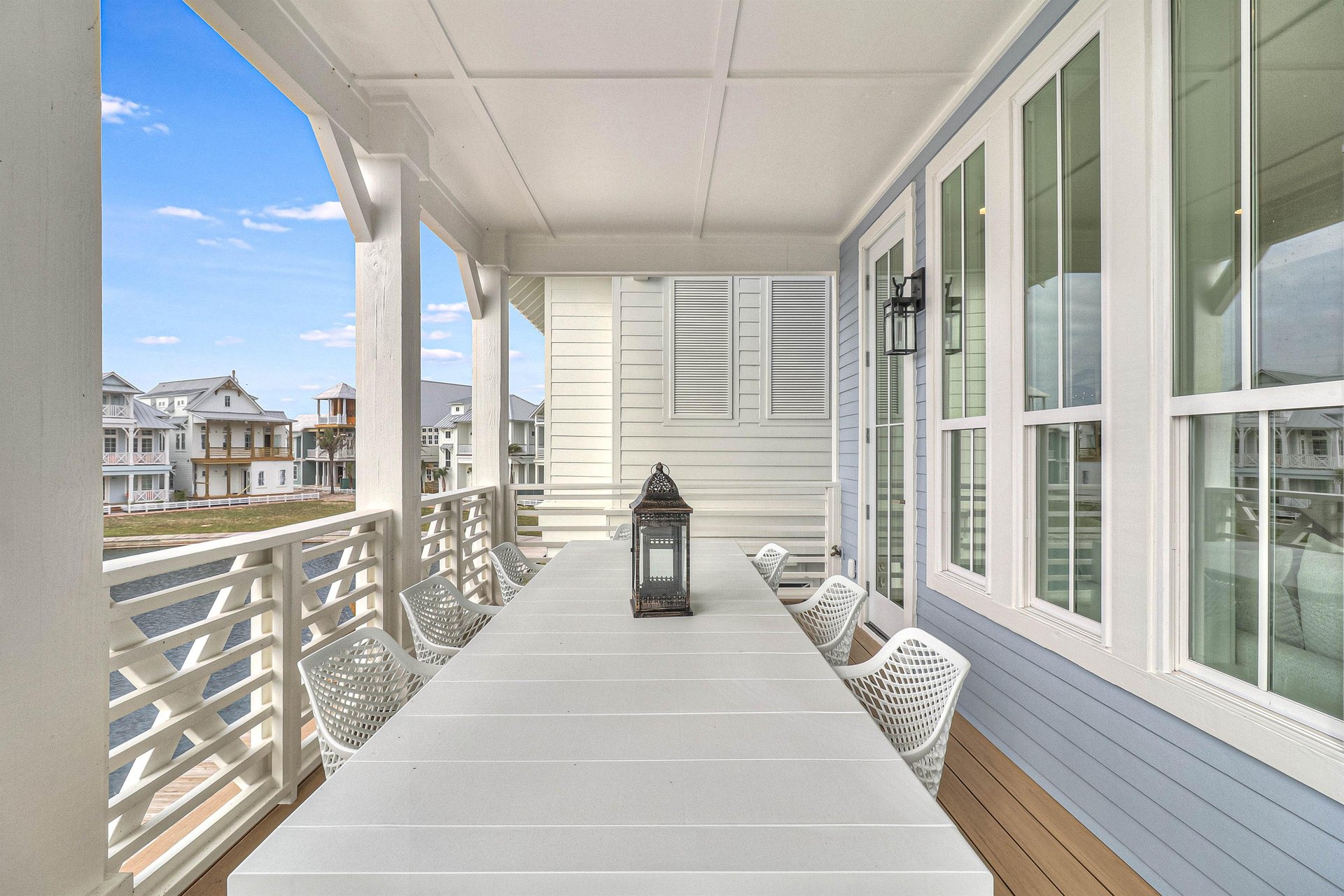 Outdoor Dining, 2nd Floor