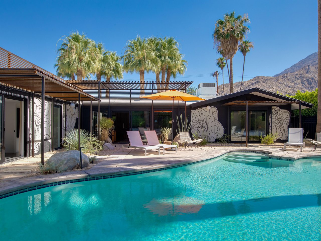 Mostero House