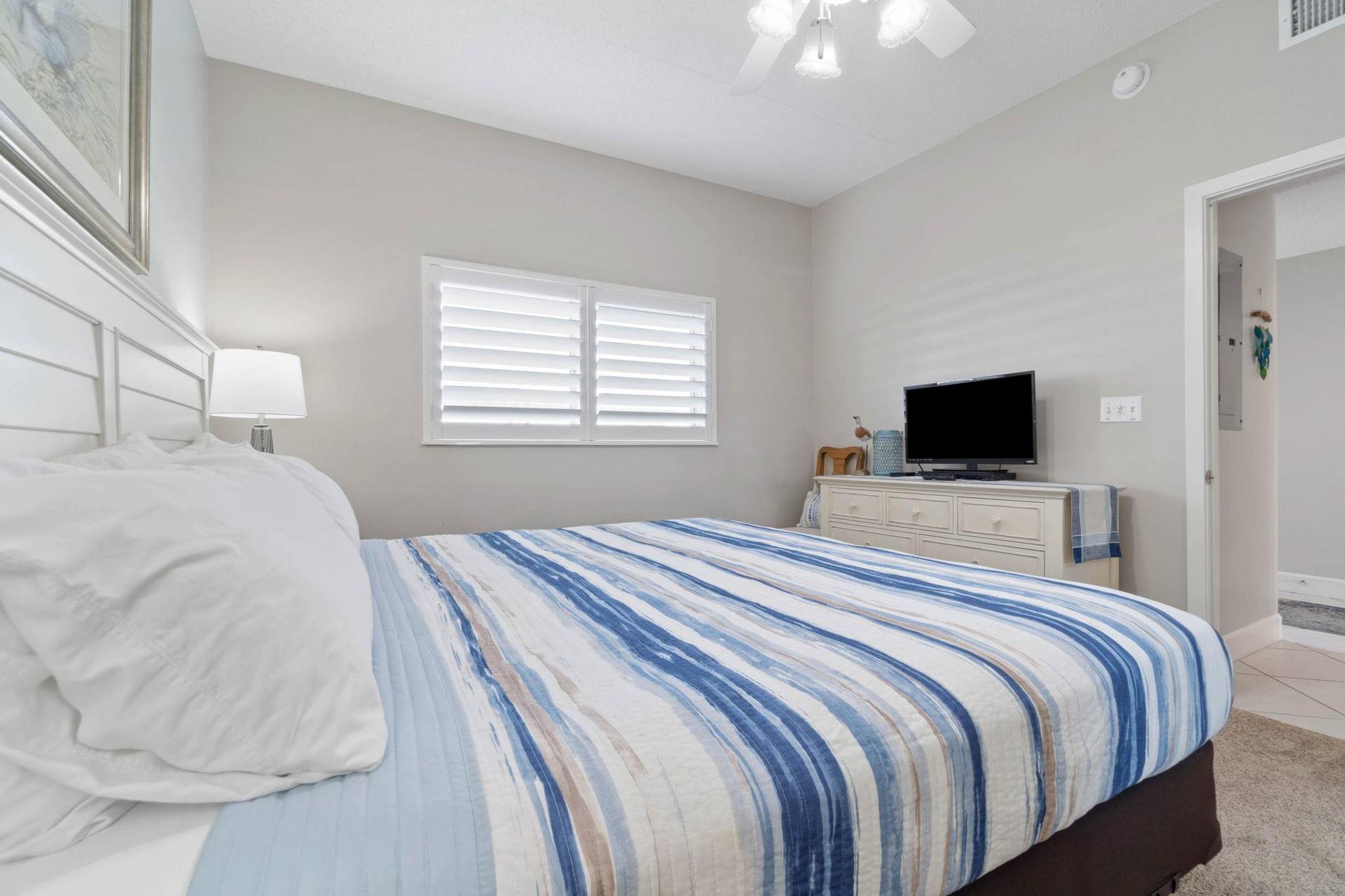 Guest Bedroom 1 King