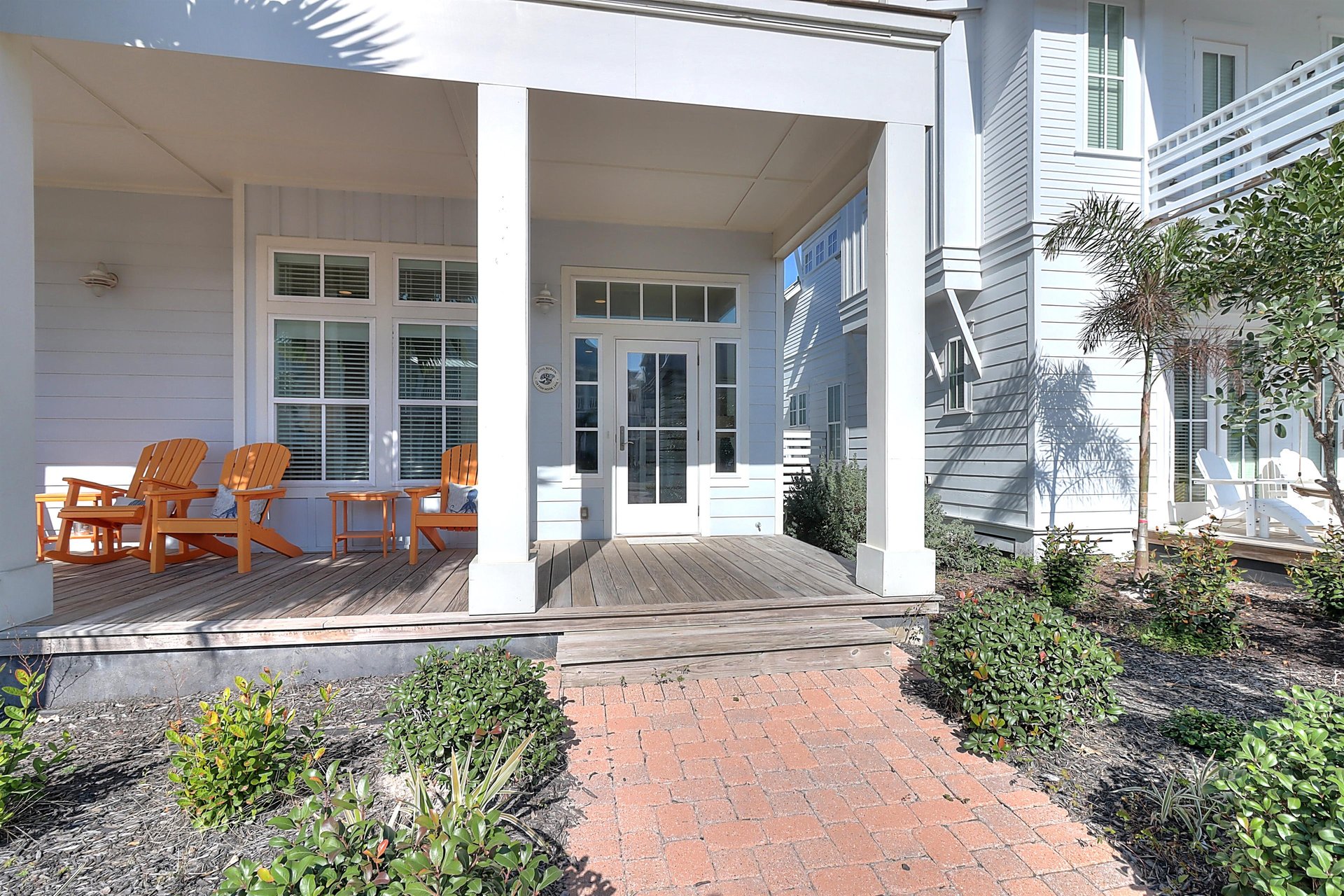 Front Porch, 1st Floor