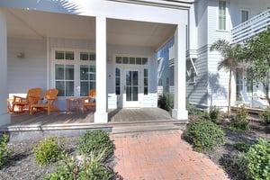 Front Porch, 1st Floor